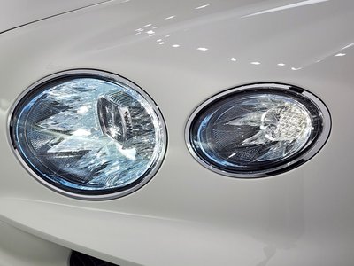 2024 Bentley BENTAYGA photo 9