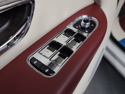 2024 Bentley BENTAYGA — миниатюра 35