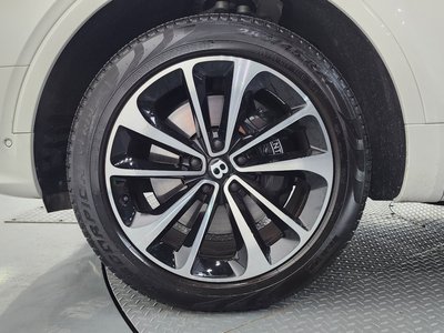 2024 Bentley BENTAYGA photo 6