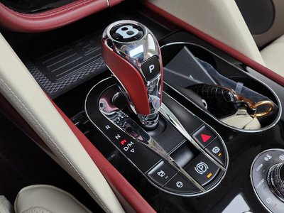 2024 Bentley BENTAYGA — миниатюра 12