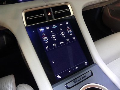 2023 Porsche TAYCAN — миниатюра 11