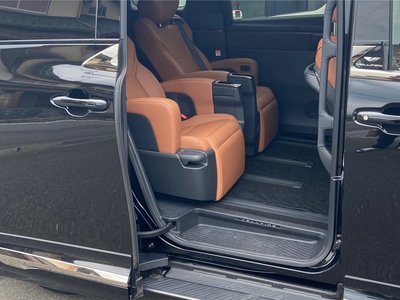 2025 Toyota VELLFIRE photo 9