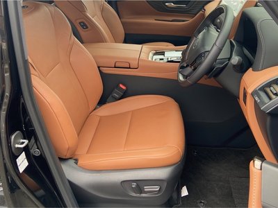2025 Toyota VELLFIRE photo 8