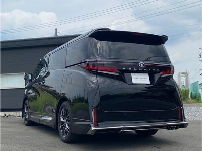 2025 Toyota VELLFIRE photo 4