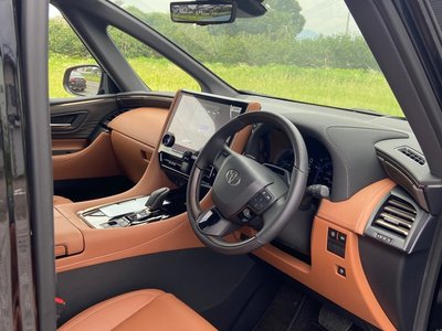 2025 Toyota VELLFIRE photo 7