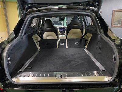 صورة 40 لـ 2021 Aston Martin DBX