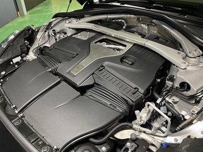 صورة 44 لـ 2021 Aston Martin DBX