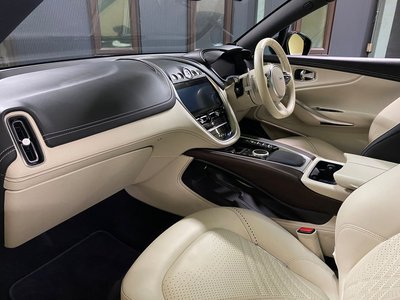 صورة 24 لـ 2021 Aston Martin DBX
