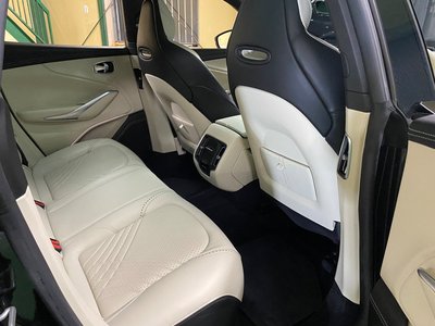 صورة 29 لـ 2021 Aston Martin DBX
