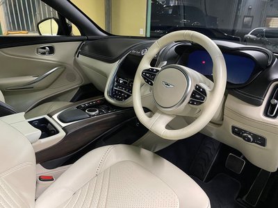 صورة 4 لـ 2021 Aston Martin DBX