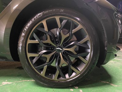 صورة 14 لـ 2021 Aston Martin DBX