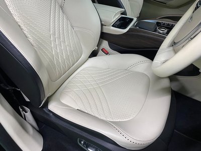 صورة 22 لـ 2021 Aston Martin DBX