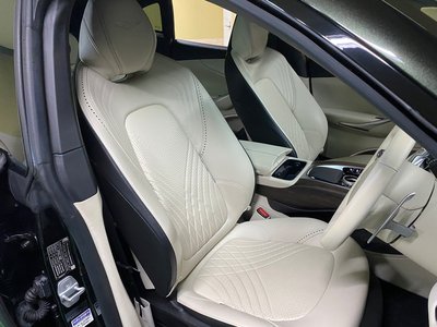 صورة 20 لـ 2021 Aston Martin DBX