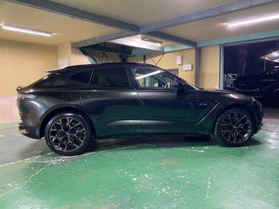 صورة 11 لـ 2021 Aston Martin DBX