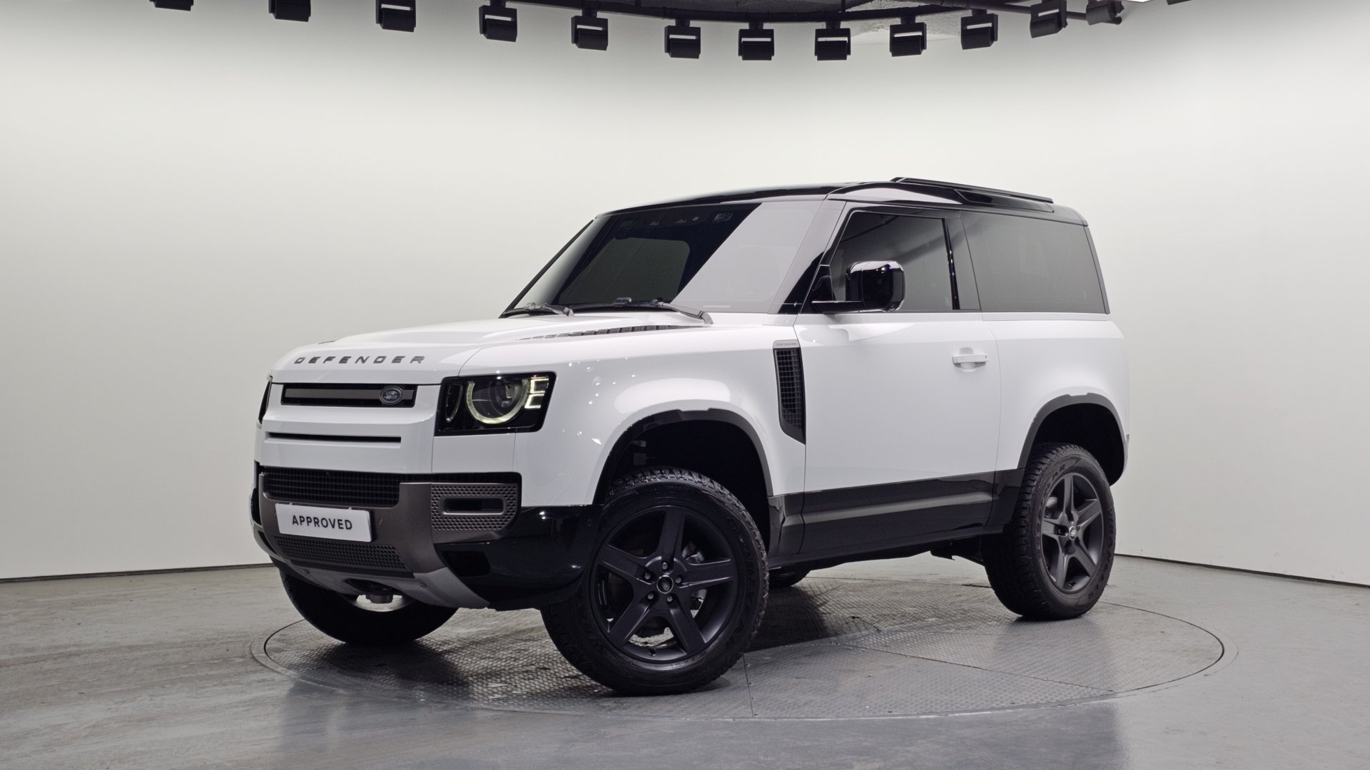 LAND ROVER DEFENDER - View 1