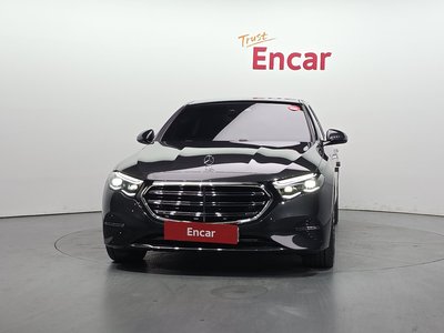 MERCEDES-BENZ E-CLASS - 2