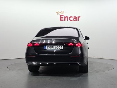 MERCEDES-BENZ E-CLASS - 3