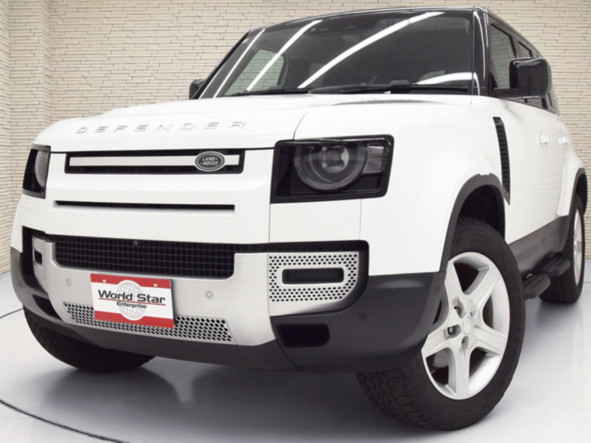 صورة 1 لـ 2024 LAND Rover DEFENDER