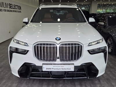 2025 BMW X7 照片 2