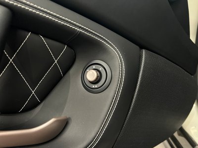 صورة مصغرة 108 لـ 2011 Ferrari CALIFORNIA