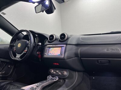 صورة مصغرة 59 لـ 2011 Ferrari CALIFORNIA