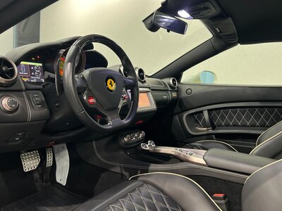 صورة مصغرة 105 لـ 2011 Ferrari CALIFORNIA