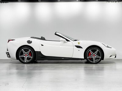 صورة مصغرة 15 لـ 2011 Ferrari CALIFORNIA