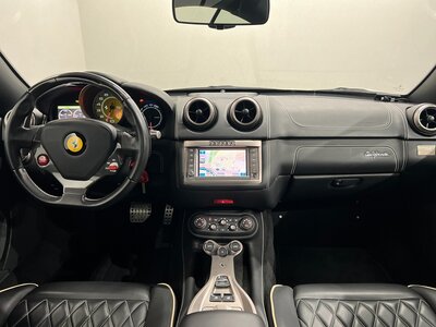 صورة مصغرة 53 لـ 2011 Ferrari CALIFORNIA