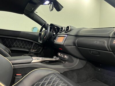 صورة مصغرة 83 لـ 2011 Ferrari CALIFORNIA