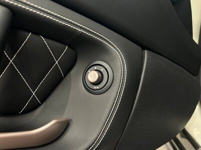 صورة مصغرة 107 لـ 2011 Ferrari CALIFORNIA