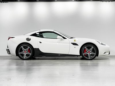 صورة مصغرة 13 لـ 2011 Ferrari CALIFORNIA