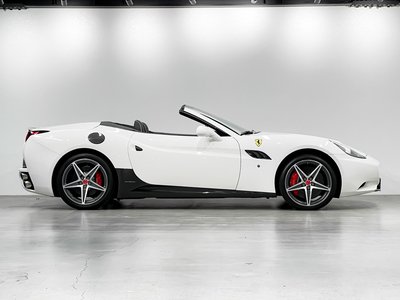 صورة مصغرة 17 لـ 2011 Ferrari CALIFORNIA