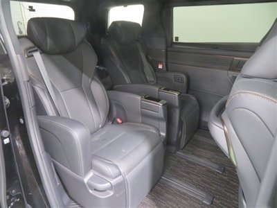2024 TOYOTA ALPHARD photo 7