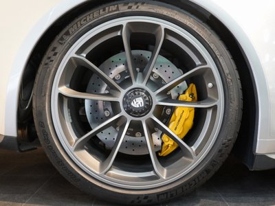2018 Porsche 911 — миниатюра 26