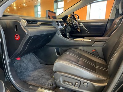 صورة مصغرة 30 لـ 2020 Lexus RX