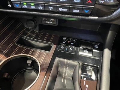 صورة مصغرة 23 لـ 2020 Lexus RX