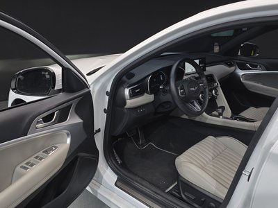 صورة 10 لـ 2021 Genesis THE NEW G70