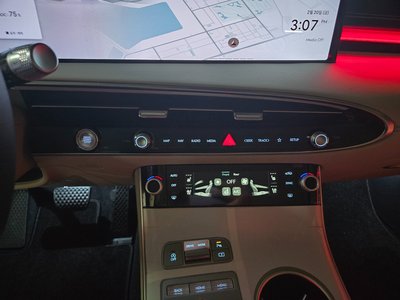 2026 Genesis GV70 — миниатюра 12
