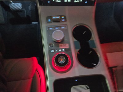 2026 Genesis GV70 — миниатюра 11