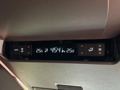 2023 Toyota ALPHARD thumbnail 68