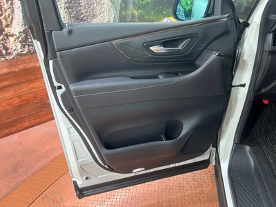 2023 Toyota ALPHARD thumbnail 63