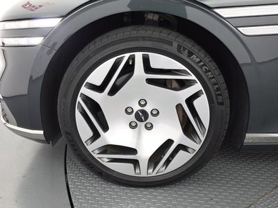 صورة 6 لـ 2022 Genesis G90 (RS4)