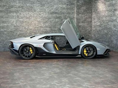 LAMBORGHINI AVENTADOR - 6