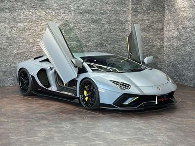 LAMBORGHINI AVENTADOR - 5