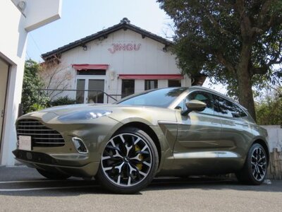 ASTON MARTIN DBX - 3