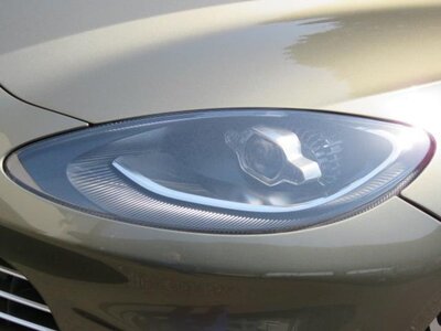 ASTON MARTIN DBX - 9