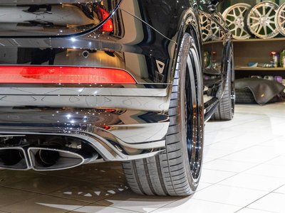 BENTLEY BENTAYGA - 7