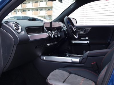 MERCEDES-BENZ GLB - 8