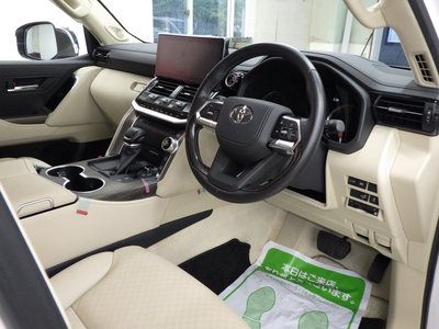2023 Toyota LAND CRUISER 300 — фото 10