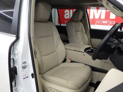 2023 Toyota LAND CRUISER 300 — миниатюра 11